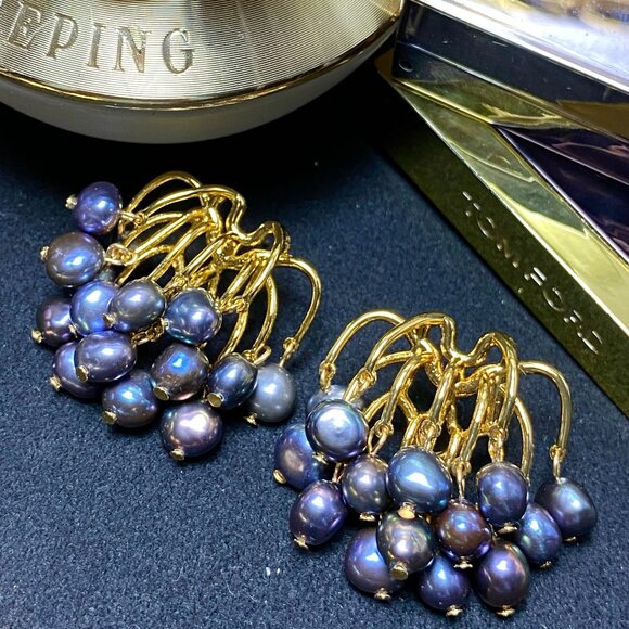 Jewelry - Dramatic Dark Pearl Looped Cluster Earrings